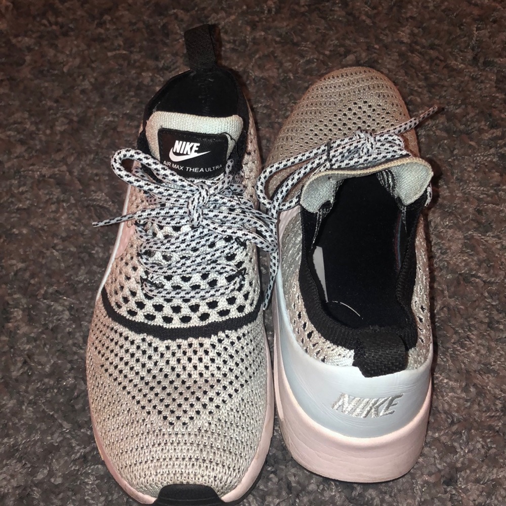 Flyknit Air Max Theta Ultra - Picture 4 of 4